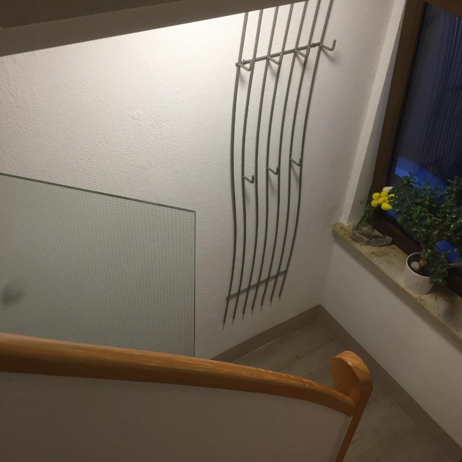Apartamento Unter Dem Dach Mit Parkplatz Brema Exterior foto