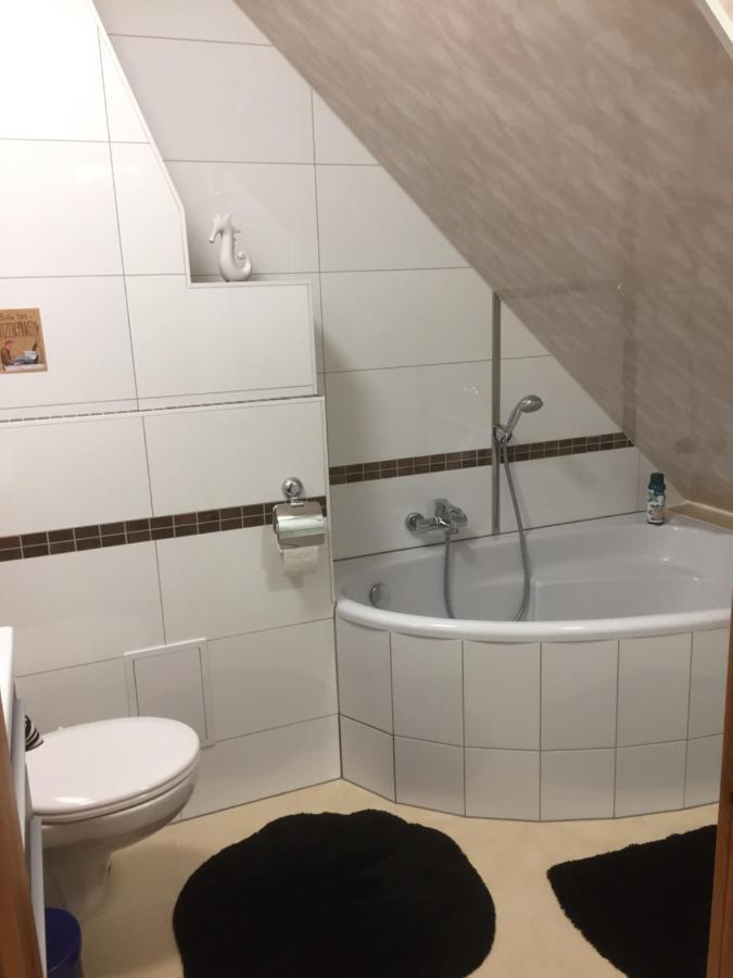 Apartamento Unter Dem Dach Mit Parkplatz Brema Exterior foto