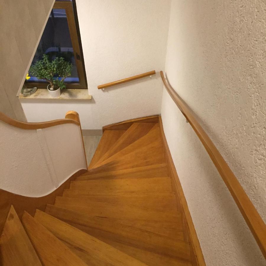 Apartamento Unter Dem Dach Mit Parkplatz Brema Exterior foto