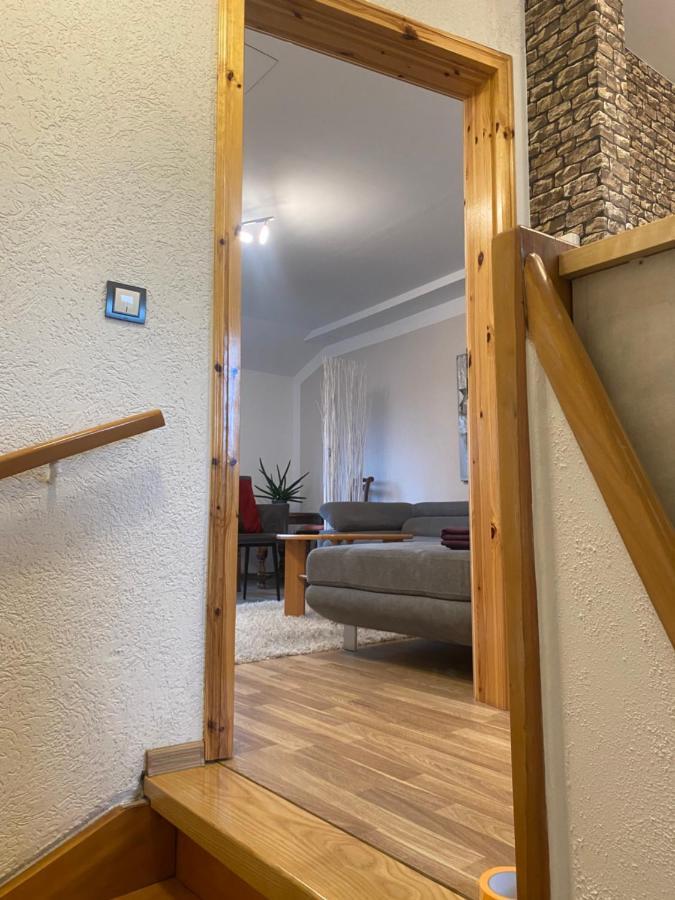 Apartamento Unter Dem Dach Mit Parkplatz Brema Exterior foto