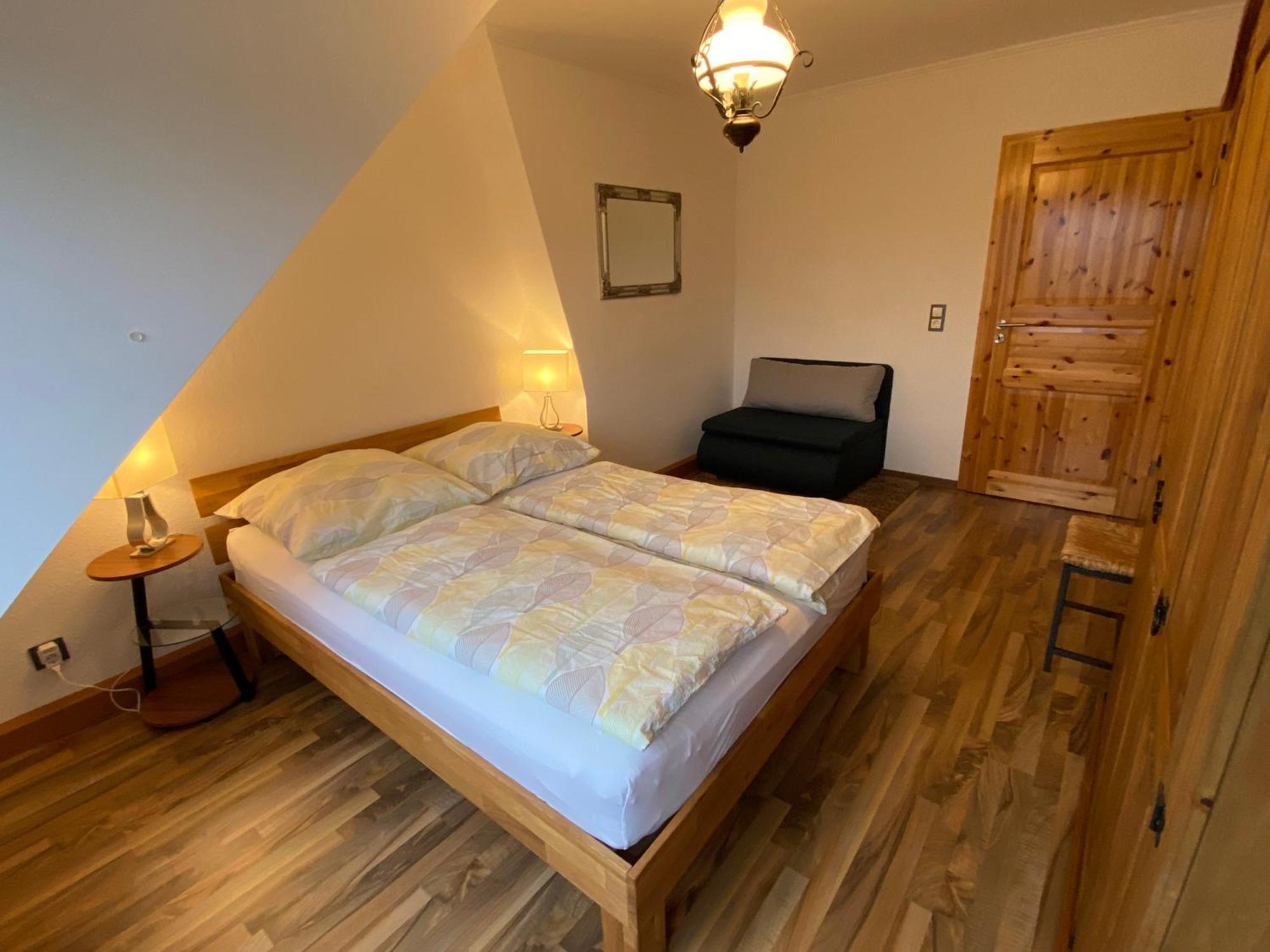 Apartamento Unter Dem Dach Mit Parkplatz Brema Exterior foto