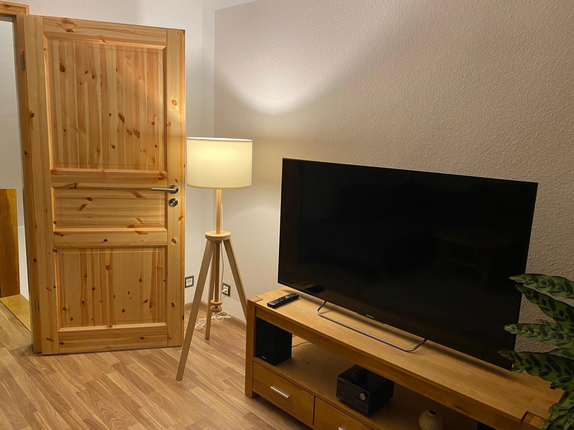 Apartamento Unter Dem Dach Mit Parkplatz Brema Exterior foto