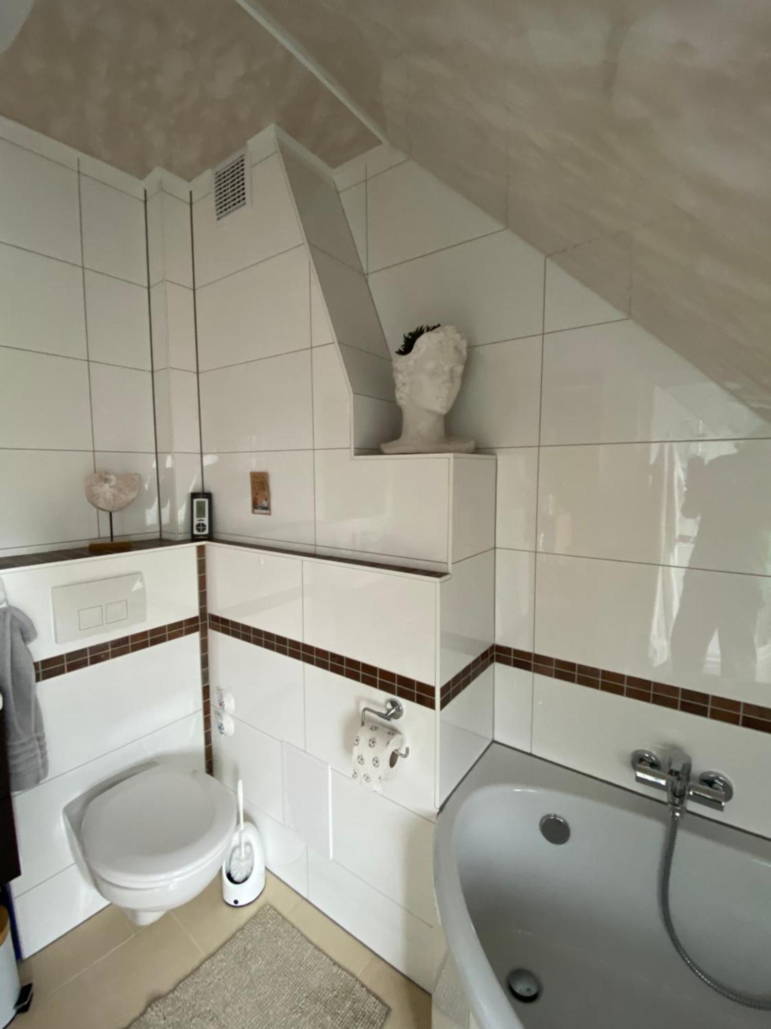 Apartamento Unter Dem Dach Mit Parkplatz Brema Exterior foto